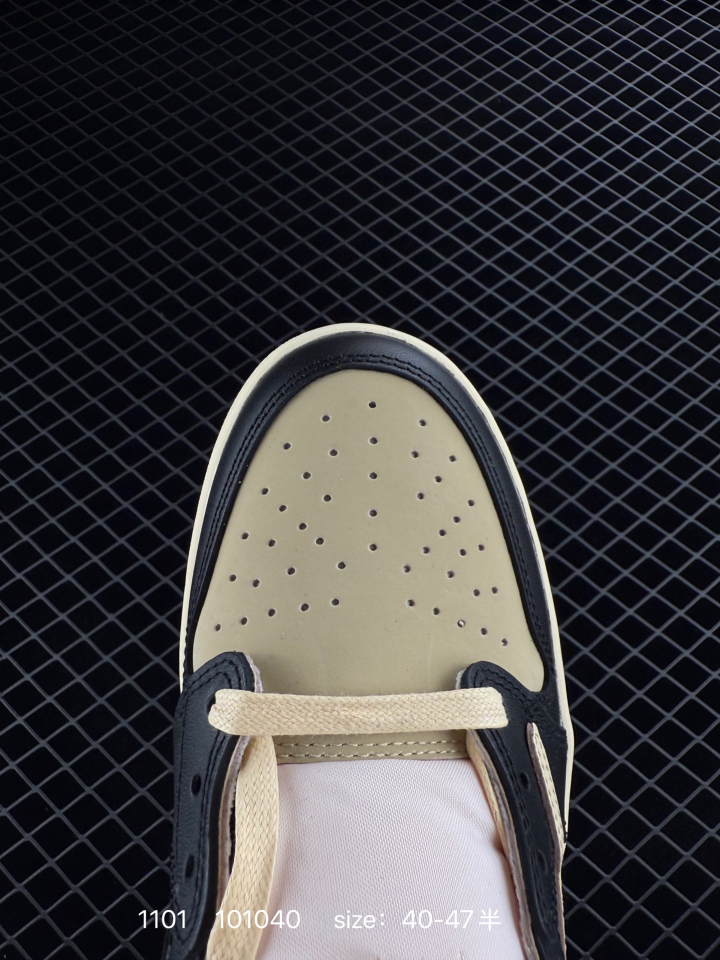 Travis Scott x Air Jordan 1 ” Reverse Mocha “